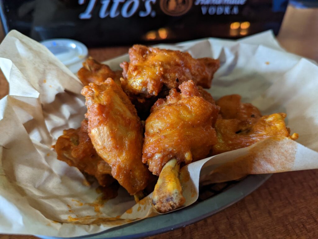 7 West Bar & Grill 2